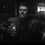 Willem Dafoe, in una foto in bianco e nero tratta da Cane mangia cane di Paul Schrader (Dog Eat Dog, USA, 2016)