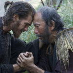 Andrew Garfield e Shinya Tsukamoto in un toccante momento di Silence di Martin Scorsese (USA, 2016)