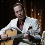 Reda Kateb è il protagonista del biopic Django di Étienne Comar (Francia, 2017)