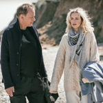 Stellan Skarsgård e Nina Hoss in spiaggia durante Return to Montauk di Völker Schlöndorff (Germania, 2017)