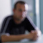 L'immagine di un detenuto nel documentario Un altro me di Claudio Casazza (Italia, 2016)