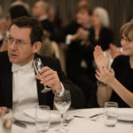 Dany Boon e sua figlia nella finzione Noémie Schmidt in un momento de Un tirchio quasi perfetto di Fred Cavayé (Radin!, Francia 2016)