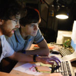 Lavoro al pc per i giovani protagonisti di The Startup di Alessandro D'Alatri (Italia, 2017)