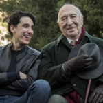 Andrea Carpenzano e Giuliano Montaldo in un momento di Tutto quello che vuoi di Francesco Bruni (Italia, 2017)