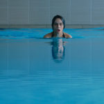 Francesca Neri in piscina durante The Habit of Beauty di Mirko Pincelli (Italia, UK 2016)