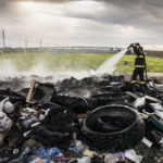Immagini di devastazione nella Terra dei Fuochi nella docu-fiction Il segreto di Pulcinella di Mary Griffo (Italia, 2016)
