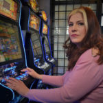 Ancora persone alle prese con "la malattia" in Hell Inside di Gaston Biwolé (Italia, 2017)