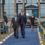 Ryan Reynolds, addetto alla sicurezza al lavoro in Come ti ammazzo il bodyguard di Patrick Hughes (The Hitman's Bodyguard, USA, Cina, Olanda 2017)