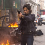 Elodie Yung, agente speciale in azione durante Come ti ammazzo il bodyguard di Patrick Hughes (The Hitman's Bodyguard, USA, Cina, Olanda 2017)