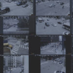 Visioni multiple in monitor nel documentario Pre-Crime di Monika Hielscher e Matthias Heeder (Germania, 2017)