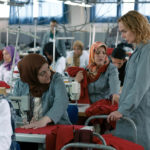 Sandrine Bonnaire e il lavoro in fabbrica in Prendre le large di Gaël Morel (Francia, 2017)