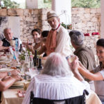 Riunione di famiglia in Fuecu e Cirasi di Romeo Conte (Italia, 2017)