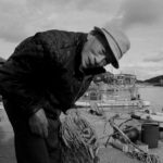 Un anziano pescatore nel documentario Inland Sea di Kazuhiro Sôda (Giappone, USA 2018)