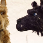 Due dei personaggi a quattro zampe de L'isola dei cani di Wes Anderson (Isle of Dogs, USA, Germania 2018)