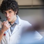 Vincent Lacoste, protagonista di Ippocrate di Thomas Lilti (Hippocrate, Francia 2014)