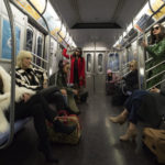 Il cast tutto al femminile in metro durante Ocean's 8 di Gary Ross (USA, 2018)