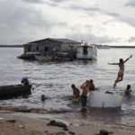 Immagini dalle favelas in Un giorno devi andare di Giorgio Diritti (Italia, Francia 2013)