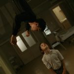 Il protagonista fluttuante in Una luna chiamata Europa di Kornél Mundruczó (Jupiter holdja, Ungheria, Germania, Francia 2017)