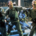 Harold Ramis, Dan Aykroyd e Bill Murray in azione durante Ghostbusters di Ivan Reitman (USA, 1984)
