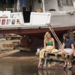 Ancora un'immagine dei due protagonisti di Resta con me di Baltasar Kormákur (Adrift, USA, Hong Kong, Islanda 2018)