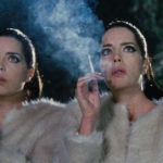 Due gemelle e molto fumo in Diamantino di Gabriel Abrantes e Daniel Schmidt (Portogallo, Francia, Brasile 2018)