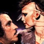 Joe Spinell con un manichino insanguinato durante Maniac di William Lustig (USA, 1980)