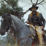 Phil Burgers a cavallo in un momento di Nuestro tiempo di Carlos Reygadas (Messico, Francia, Germania, Danimarca, Svezia 2018)