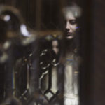 Zoe Belkin in un momento di Isabelle di Robert Heydon (Canada, USA 2018)