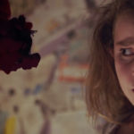 Lexy Kolker in un momento topico di Freaks di Zach Lipovsky e Adam B. Stein (USA, 2018)