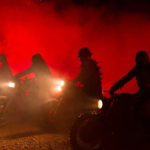 Motociclisti in azione durante Mandy di Panos Cosmatos (USA, UK, Belgio 2018)