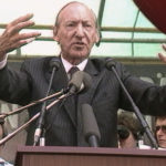 Un discorso di Kurt Waldheim in The Waldheim Waltz di Ruth Beckermann (Waldheims Walzer, Austria 2018)