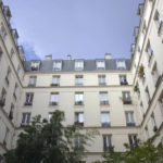 Il complesso abitativo del titolo nel documentario I bambini di Rue Saint-Maur 209 di Ruth Zylberman (Francia, 2018)
