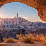 Una suggestiva immagine del capoluogo della Basilicata in Mathera di Francesco Invernizzi e Vito Salinaro (Italia, 2018)