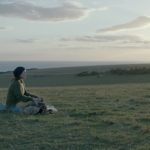 La solitudine di Hayley Atwell in un episodio di Black Mirror, serie tv creata da Charlie Brooker (UK 2011/2018)