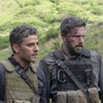 Oscar Isaac e Ben Affleck in un momento di Triple Frontier di J.C. Chandor (USA, 2019)