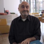Ivano Marescotti intervistato nel corso del documentario Treno di parole - Viaggio nella poesia di Raffaello Baldini di Silvio Soldini (Italia, 2018)