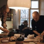 Intimità domestica nel documentario Every Other People di Mia Halme (Joka toinen pari, Finlandia 2016)