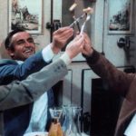 Stefano Satta Flores, Vittorio Gassman e Nino Manfredi brindano in C'eravamo tanto amati di Ettore Scola (Italia, 1974)
