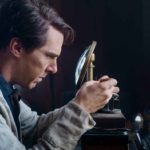 Ancora un'immagine di Cumberbatch a lovoro durante Edison - L'uomo che illuminò il mondo di Alfonso Gomez-Rejon (The Current War, USA 2017)