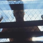 Rutger Hauer in un'indimenticabile immagine dal celeberrimo Blade Runner di Ridley Scott (USA, 1982)