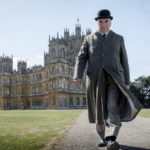 Jim Carter in un'immagine tratta da Downtown Abbey di Michael Engler (UK, 2019)