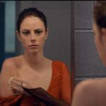 Kaya Scodelario, protagonista di Spinning Out, serie tv creata da Samantha Stratton (USA, 2020)