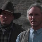 Charlie Sheen e Terence Stamp in un momento di Young Guns di Christopher Cain (USA, 1988)
