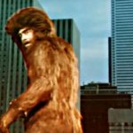 Mimmo Crao tra i grattacieli durante Yeti - Il gigante del 20° secolo di Gianfranco Parolini (Italia, Canada 1976)