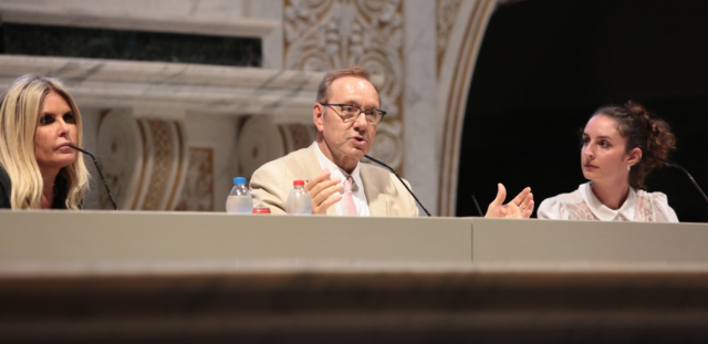 Kevin Spacey durante la masterclass al Lucca Film Festival 2025